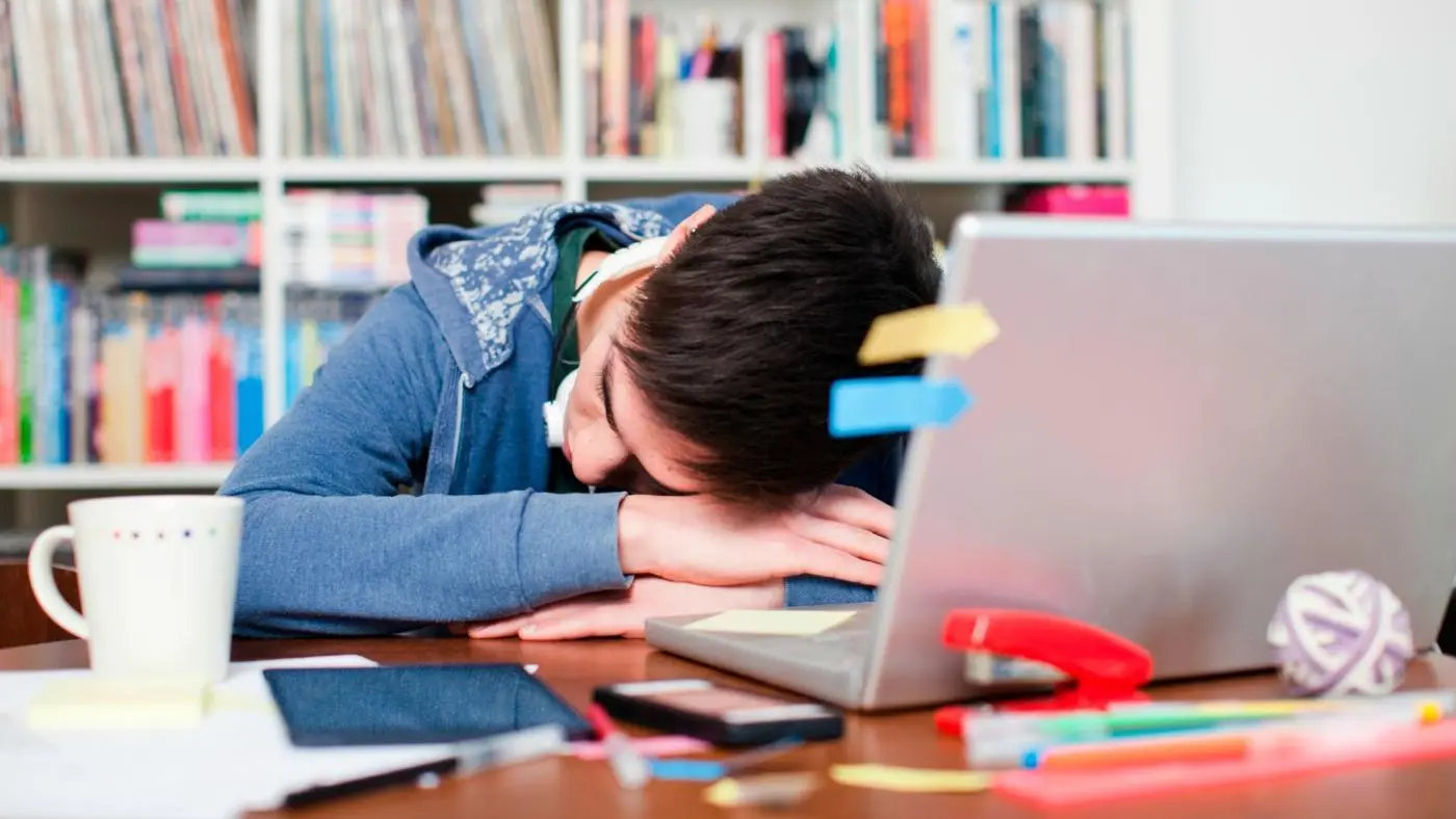Tips for the students to avoid feeling asleep in classes